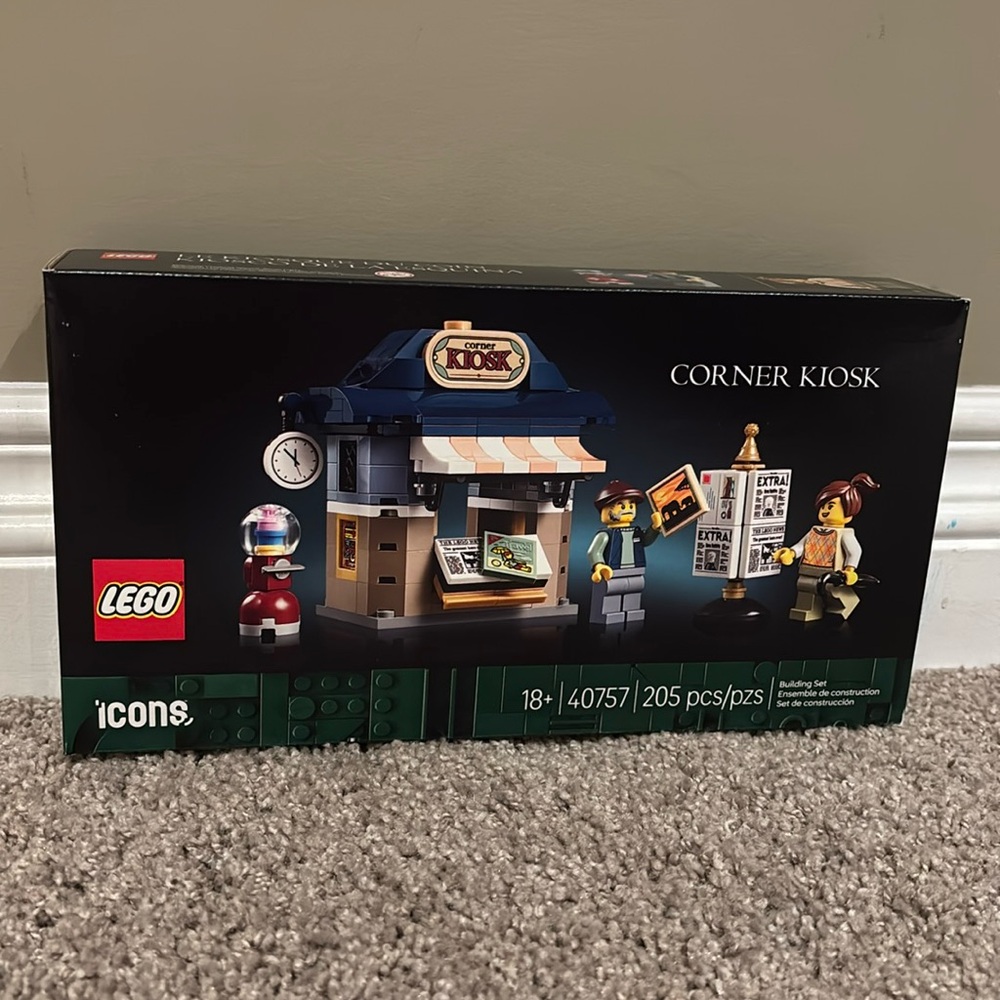 Lego Corner Kiosk 40757 Exclusive Gift With Purchase